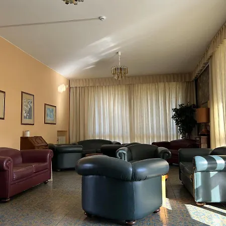 Hotel Diana 2*