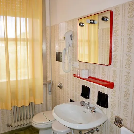 Diana Hotel 2*
